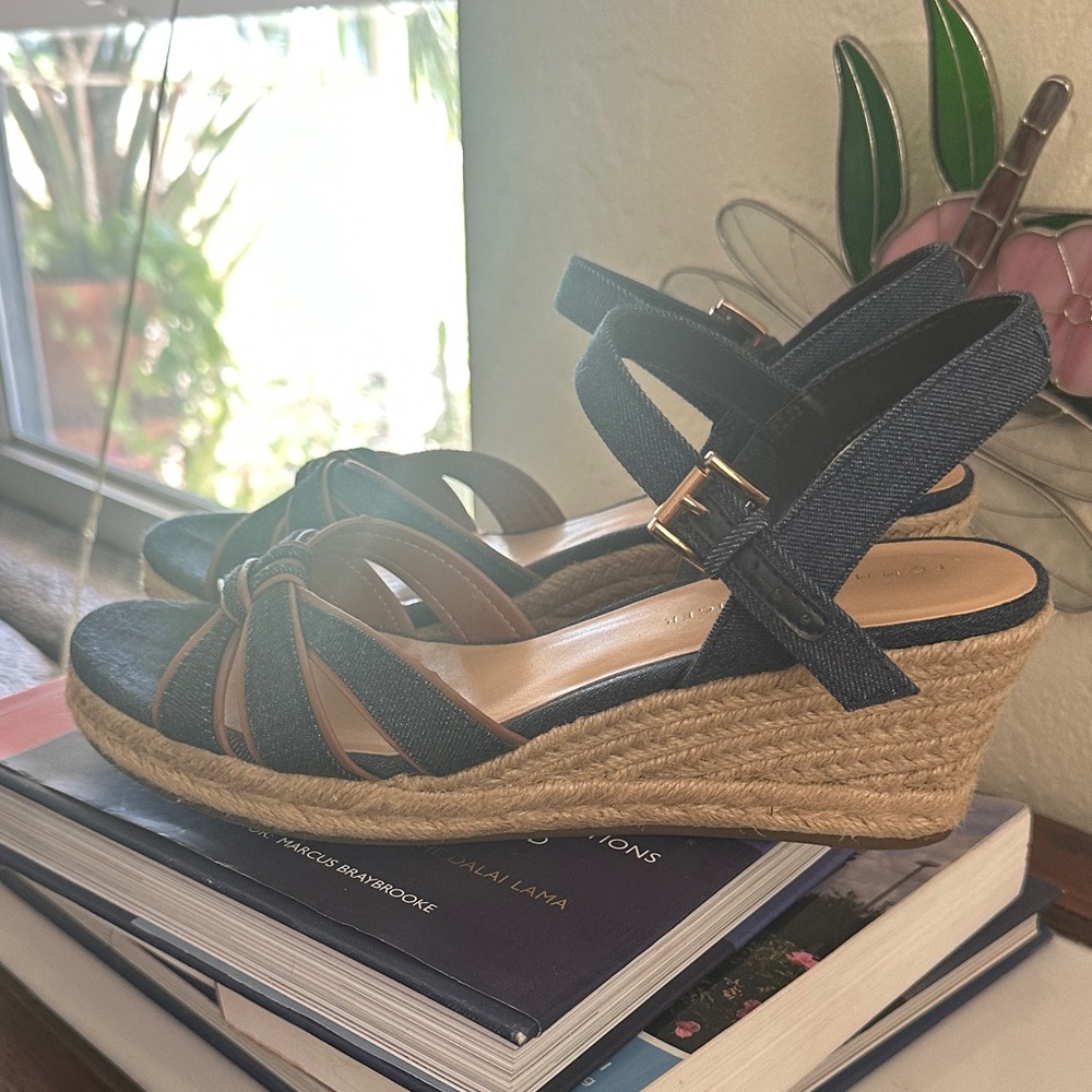 Tommy Hilfiger Denim Blue Espadrille Wedge Sandals with Brown Trim - Picture 2 of 6